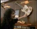 Kirk Hammett touching Jimi Hendrix´s guitar