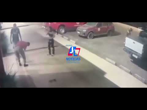 Veja o vídeo; Bombeiro salva recém-nascido que se engasgou após a amamentação