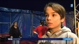 preview picture of video 'À l'école pendant les vacances pour découvrir le cirque'