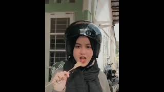 Download lagu Story WA cewek hijab Gingsul bikin TEPESONA😉 mp3 Download lagu Story WA cewek hijab Gingsul bikin TEPESONA😉 mp3