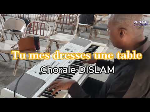 Tu me dresses une table Seigneur 