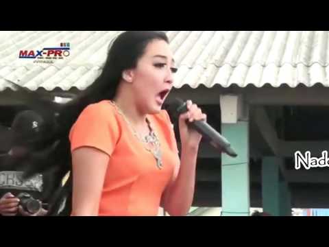 ELSA SAFIRA ~ HARAPAN HAMPA ~ MONATA 2017