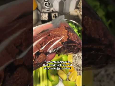 Turn Juicer Pulp into Creative Seasonings & Snacks! #holistichealth #juice