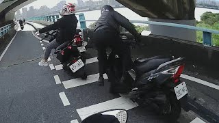 【車禍影片】台灣機車道真的很刺激（2025.11.27 新北市三重區中興橋機車專用道
