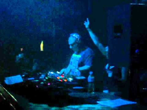 Miss Flower vs Apathy @ Alles Naar De Klote!!