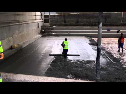 C.B:ROSER - Comença la construcció del sòl de la pista.