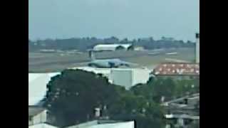 preview picture of video 'C5 Galaxy taxi run after landing, Guatemala City'