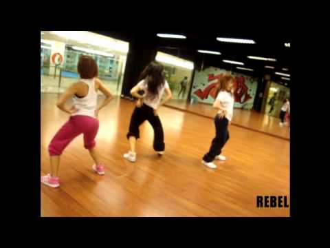 Cover bad girl good girl - REBEL