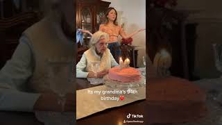 Download lagu Selamat ulang tahun nenek, 'Semoga ini ulang tahun terakhirku.' mp3