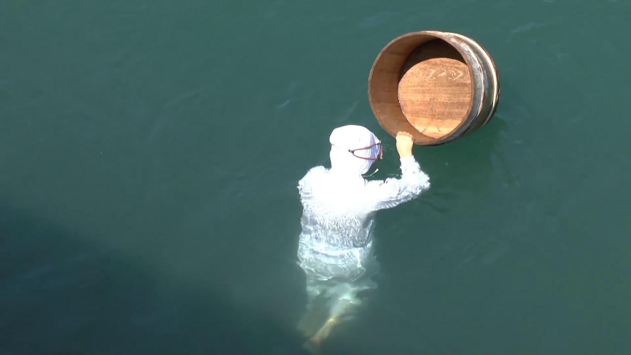 women pearl divers