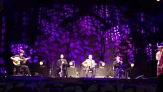 António Zambujo - Algo Estranho Acontece