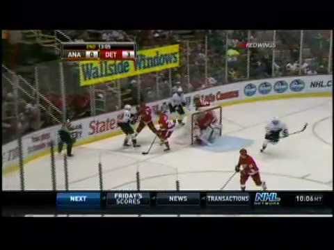 The Detroit RedWings 1st Game / Mike Knubles 1st goal of the season 10-8-10