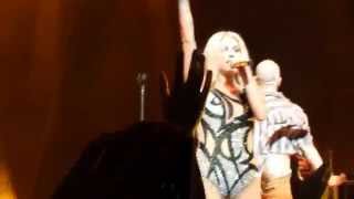 Kesha - Timber (Solo Version) Live First Time Ever - São Paulo, Brazil