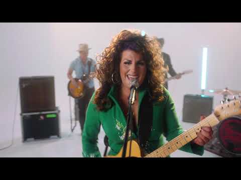 Hannah Dasher - You're Gonna Love Me (Live Performance)