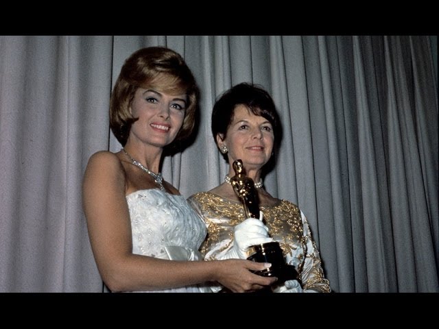 8 1/2 and Cleopatra Win Costume Design: 1964 Oscars