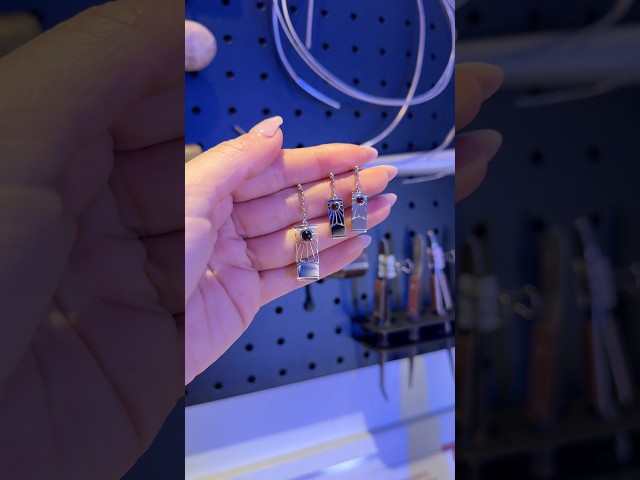 Vídeo relacionado con OIDEA Pendientes Aro Zoro Hombre: Juego de Aretes Colgantes de Personaje de Anime de Acero Inoxidable para Caballero Hipoalergénico Antialérgico 3 Piezas Negro - Para Uso Diario Regalo