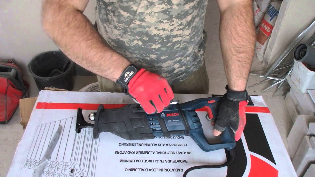 Ножовка Bosch GSA 1300 PCE (0.601.64E.200)  1300Вт 0-2900ход/мин рабочий ход 28мм дер-230мм мет-20мм