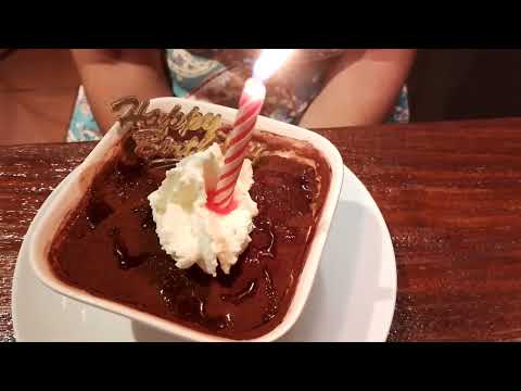 Birthday birthday with Delphine Bell writer " Roi et toi "