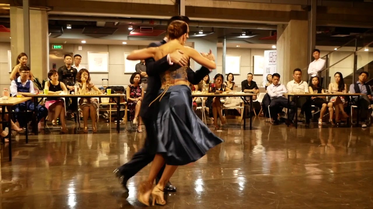 Video thumbnail for Javier Rodriguez y Fatima Vitale en Beijing 2017 Master Show Milonga 4/4