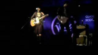 Priscilla ahn in Oran Mur singin weeping willow