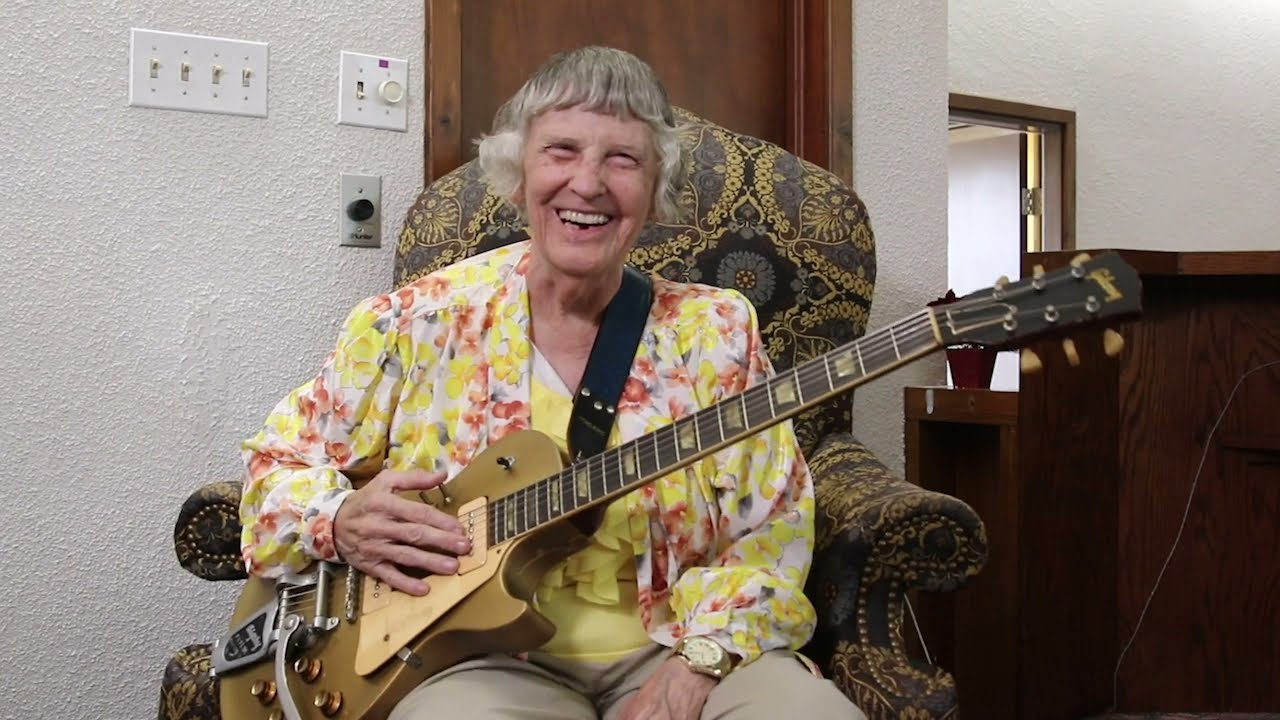 Linda Lee and her 1953 Les Paul Gold Top Electric Guitar - YouTube