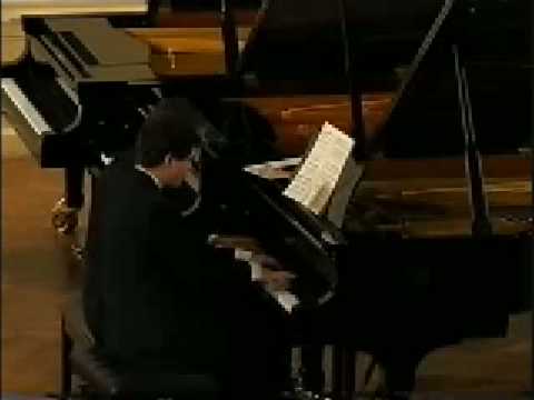 Vadim und Igor Palmov spielen 8 Walzer op 6 (5 - 8) fuer Klavier zu vier Haenden von Hindemith