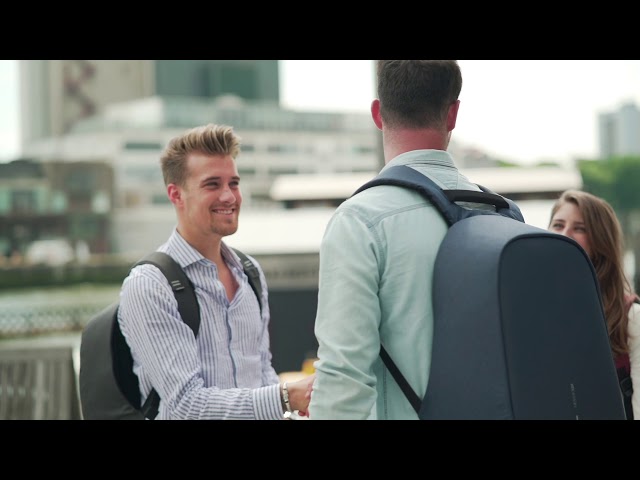 Vídeo relacionado con XD Design Bobby Hero Small Mochila Antirrobo USB Azul Oscuro (Bolso Unisex)