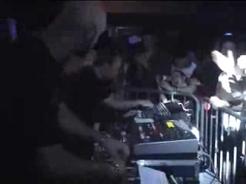 download lagu mp3 mp4 Kill Brique, download lagu Kill Brique gratis, unduh video klip Kill Brique