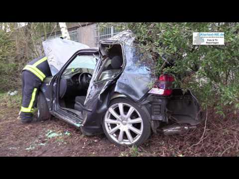 2017-02-23 Jüchen: Schwerer Verkehrsunfall L31 - Vollsperrung - Busverkehr behindert