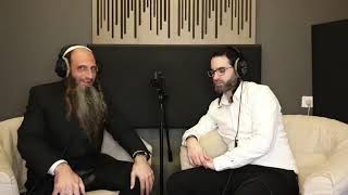 מלווה מלכא עם שי גז והרב מאור קריו מקץ תשפד (הרב מאור קריו) - התמונה מוצגת ישירות מתוך אתר האינטרנט יוטיוב. זכויות היוצרים בתמונה שייכות ליוצרה. קישור קרדיט למקור התוכן נמצא בתוך דף הסרטון