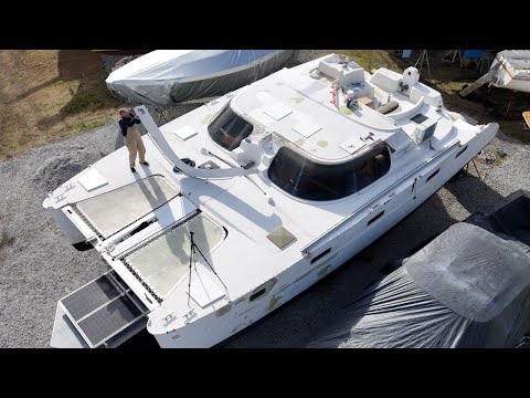 ⛵️ Removing the water tanks and eyebrow from our hurricane-damaged catamaran. Ep 665