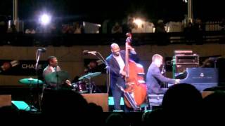 Tribute to Ray Brown with Christian McBride, Benny Green and Karriem Riggins - Bass Face