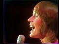 HELEN REDDY - LIVE GRAMMY PERFORMANCE OF I AM WOMAN - THE QUEEN OF 70s POP