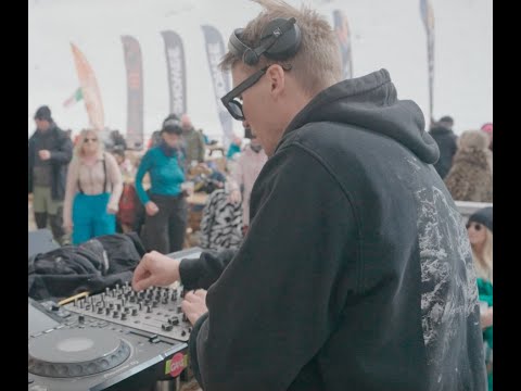 Błażej Malinowski above the clouds in French Alps for Snowee Music Trip