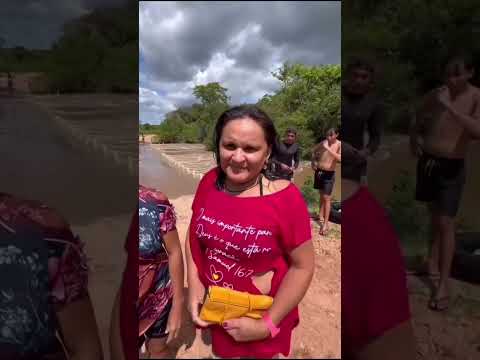 Mulheres ficam ilhadas em correnteza na zona rural de Ipaporanga #ceará. #youtube #notícias #news 