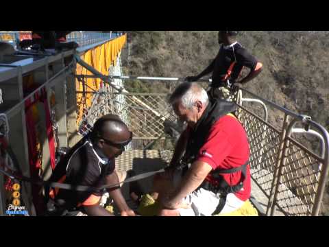 Bungee: KFC HO Kalken-ikoon hangt de held uit