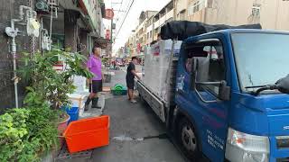 Download the video "中彰海王子 台中烏日火車站 三民街228號 海鮮拍賣 海鮮叫賣 直播 0918"