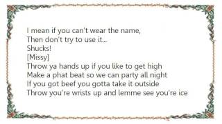 Lil&#39; Kim - Throw Your Hands Up Interlude Lyrics