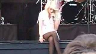 Amanda Jenssen - Numb LIVE