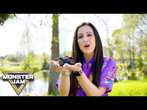 Drivers vs Toys - Linsey Read - Scooby Doo | Monster Jam