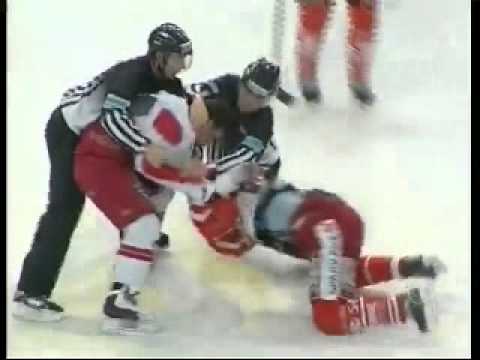 Mario Scalzo - Schneyder / EC-Salzburg : KAC 25.01.08..mp4