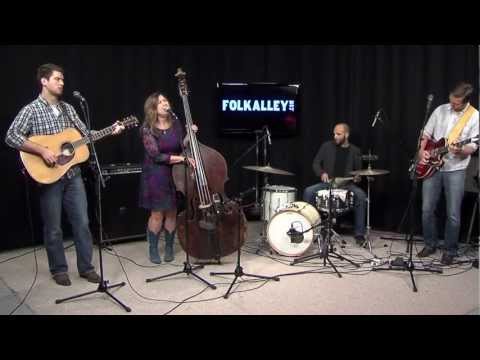 Folk Alley Sessions: Missy Raines and the New Hip- 