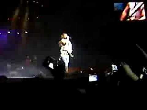 Concierto de RBD en Barcelona: El Beso de Anahi y Poncho