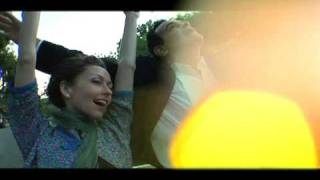 The Wedding Present "Holly Jolly Hollywood" featuring Simone White