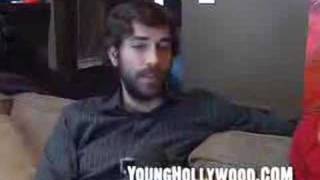 Vid�o Zach, chez lui. Younghollywood.com