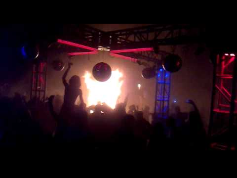Sam groove & DJ Louder Rockin Dirty Disco in the Arizona Desert  4-16-11