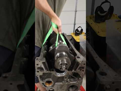 How To Install The Crankshaft Into A Cummins #4x4 #cummins #turbo #diesel #offroad #engine #mechanic