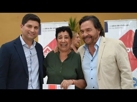 El Gobernador entregó 158 escrituras en Orán y ya son 1800 títulos de propiedad durante este año en la provincia
