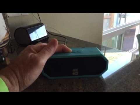 Altec Lansing Jacket H2O announces LOUDLY it is turning on