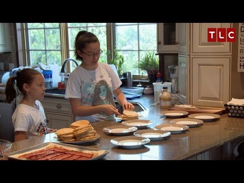 Sibling Rivalry or Love...But Always Breakfast | Kate Plus 8
